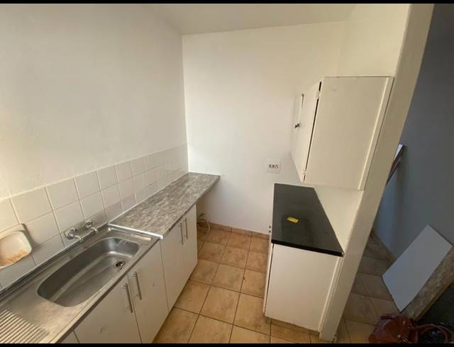 1 BEDROOM PROPERTY TO RENT IN POINT